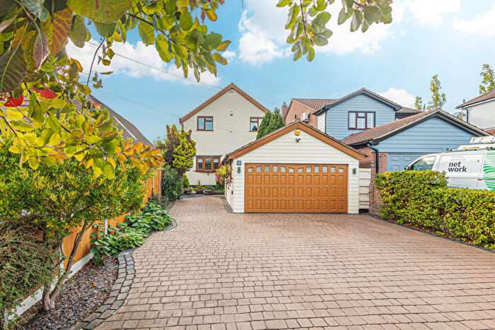 5 Bedroom Detached House For Sale In High Road, Benfleet, SS7