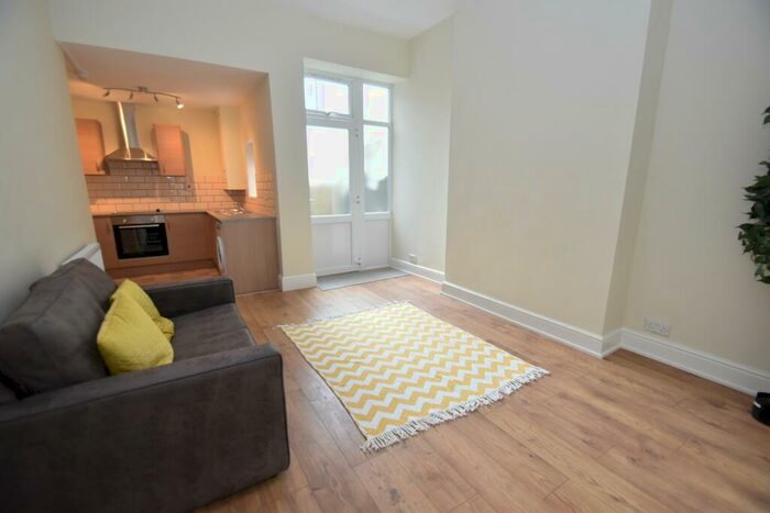1 Bedroom Flat To Rent In Connaught Road, Roath, Cardiff, CF24