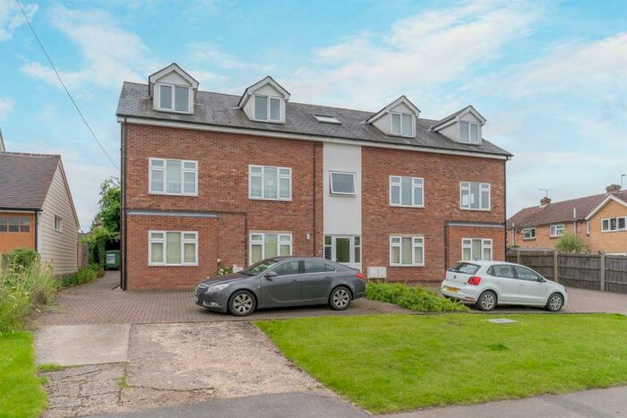 2 Bedroom Flat To Rent In Birdbush Avenue, Saffron Walden, Essex, CB11