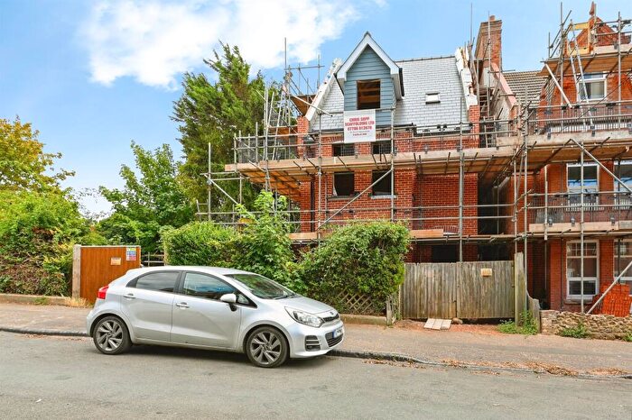 4 Bedroom Semi-Detached House For Sale In Avenue Road, Hunstanton, PE36