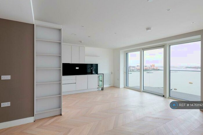 2 Bedroom Flat To Rent In Hennessey Apartments, London, SE18
