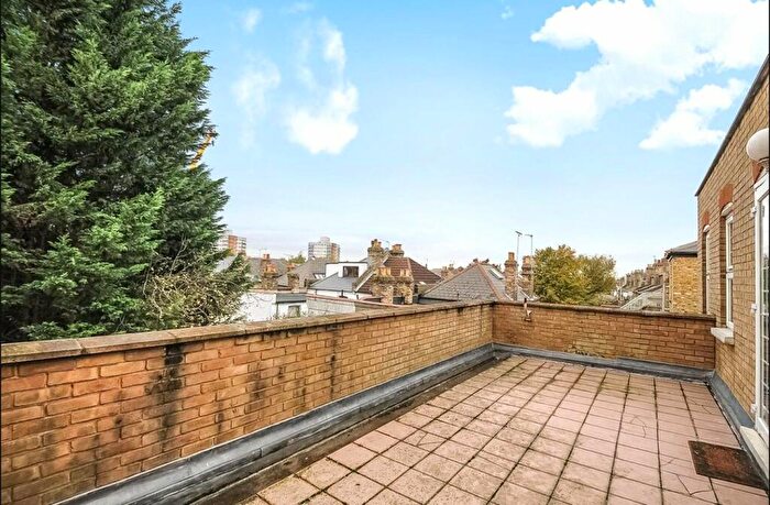 1 Bedroom Apartment To Rent In Alexander Court, High Road, Finchley, London, N2