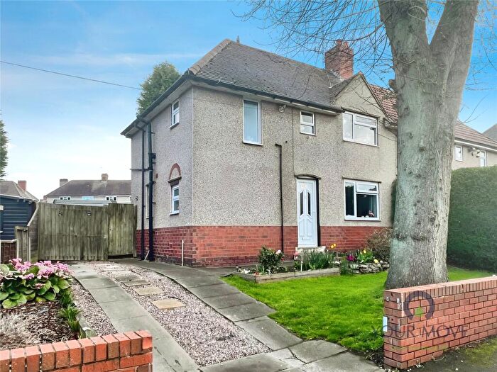 3 Bedroom Semi Detached House For Sale In Tiled House Lane, Brierley Hill, West Midlands, DY5
