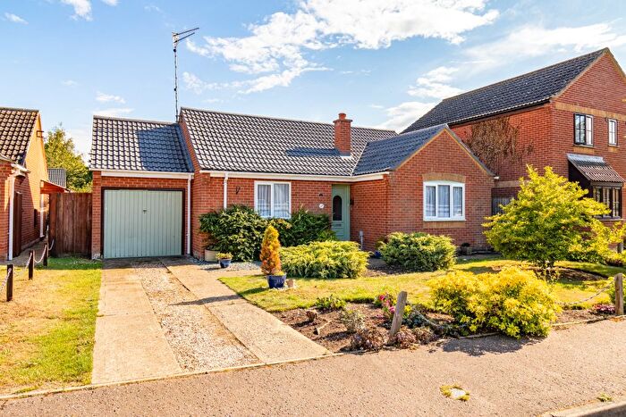 2 Bedroom Detached House For Sale In Rowan Drive, Gayton, King's Lynn, Norfolk, PE32