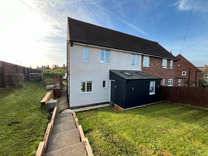 3 Bedroom Semi-Detached House To Rent In Elmsleigh Drive, Midway, DE11