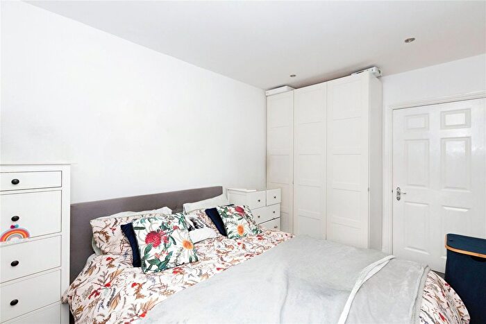1 Bedroom Flat For Sale In Longbridge Road, Barking, IG11