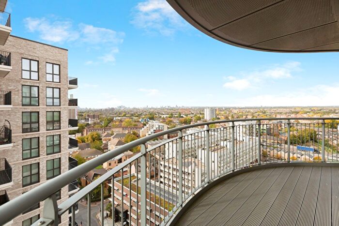 2 Bedroom Flat For Sale In Cambridge Road, Barking, IG11