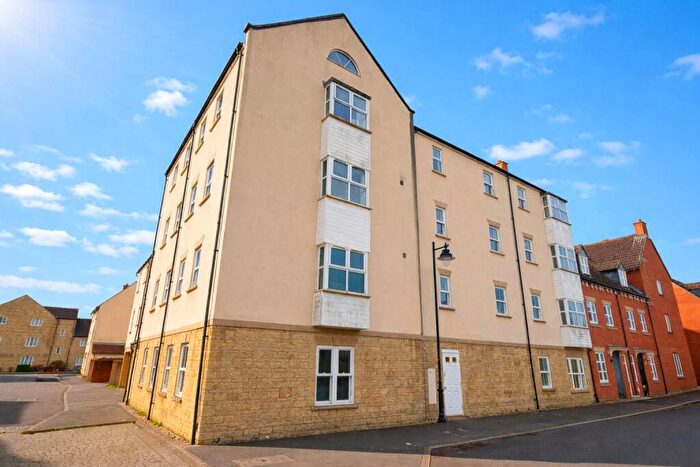 2 Bedroom Apartment For Sale In Zander Road, Calne, SN11