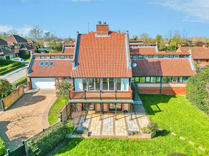 5 Bedroom Detached House For Sale In Thorneycroft Lane, Downhead Park, Milton Keynes, Buckinghamshire, MK15