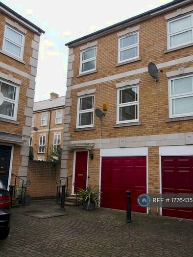 3 Bedroom End Of Terrace House To Rent In Brunel Road, London, SE16