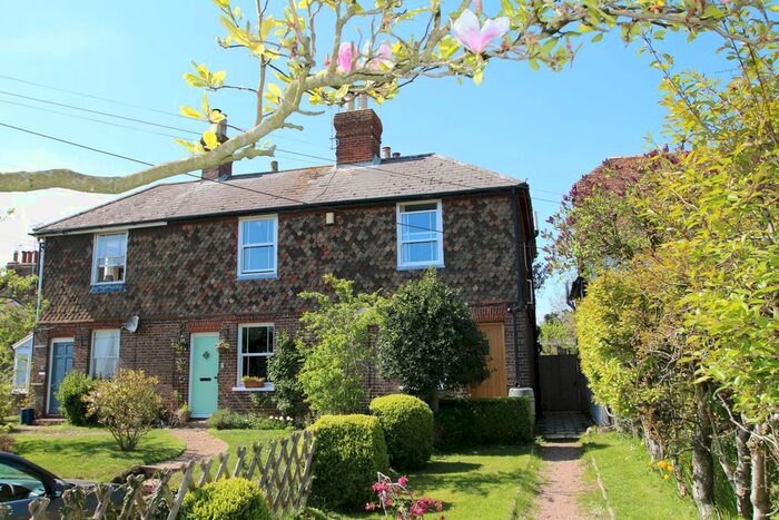 2 Bedroom End Of Terrace House For Sale In Lenham Heath, Maidstone, ME17