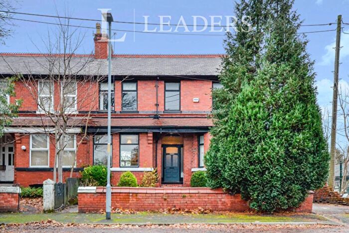 6 Bedroom Terraced House To Rent In Kingsbrook Road, Manchester, M16