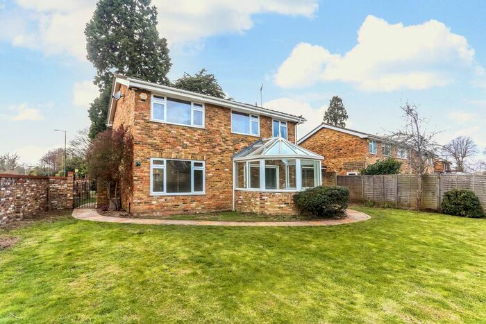 4 Bedroom Detached House To Rent In Kimber Close, Windsor, SL4