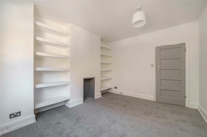 1 Bedroom Apartment To Rent In Peckham Rye, East Dulwich, London, SE22