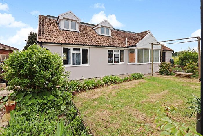 3 Bedroom Detached House For Sale In Willow Road, Great Mongeham, Deal, Kent, CT14