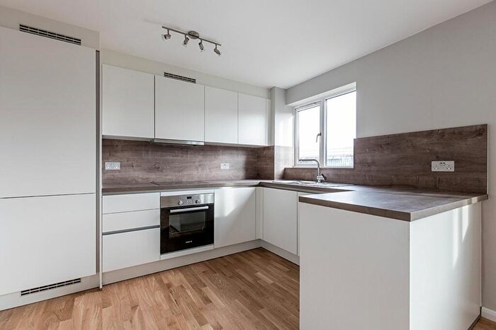 2 Bedroom Flat To Rent In Harrison Court Myers Lane, Off Mercury Road, SE14