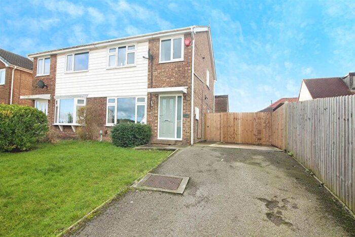 3 Bedroom Semi Detached House For Sale In Park Avenue, Sherburn In Elmet, Leeds, LS25