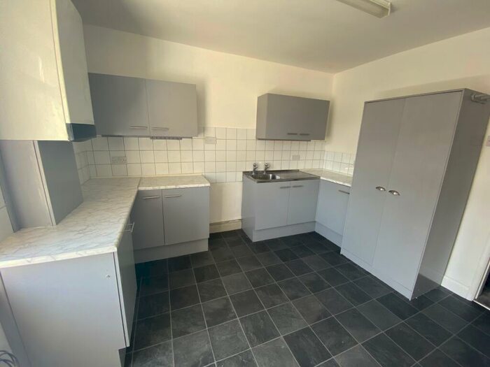 2 Bedroom Flat To Rent In High Street, Clay Cross, Chesterfield, S45