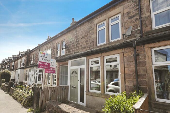 3 Bedroom Terraced House For Sale In North Lodge Avenue, Harrogate, HG1