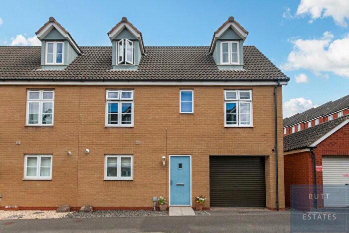3 Bedroom Semi Detached House For Sale In Caroline Avenue, Exeter, EX2