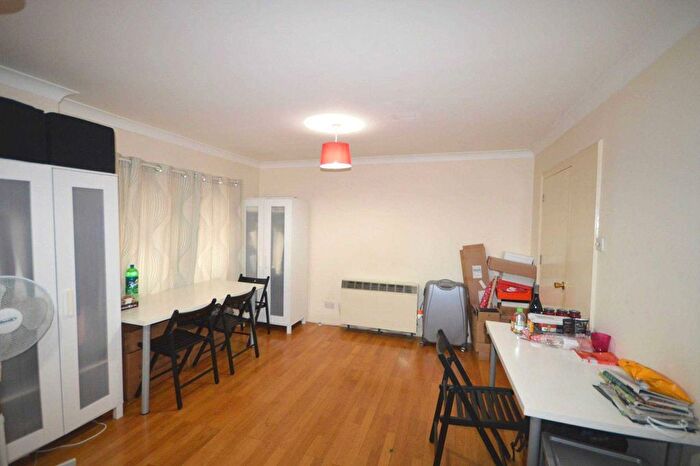 2 Bedroom Flat To Rent In East Ferry Road, Canary Wharf, E14