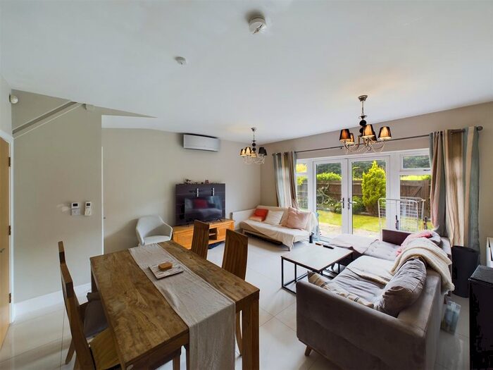 5 Bedroom Detached House To Rent In Marbaix Gardens, Isleworth, TW7