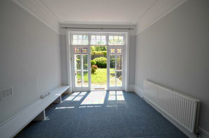 1 Bedroom Flat To Rent In Haringey Park, London, N8