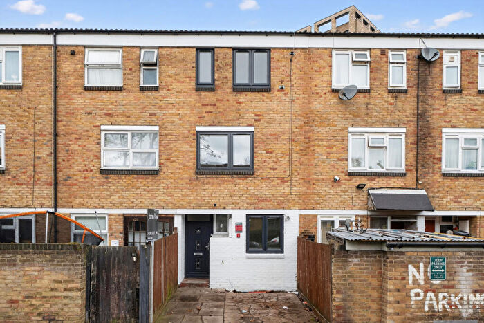 4 Bedroom Terraced House For Sale In Whinchat Road, Thamesmead, SE28