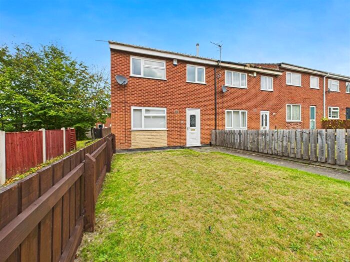 3 Bedroom End Of Terrace House To Rent In Mendip Court, Top Valley, Nottingham, NG5