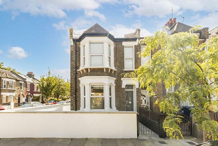 4 Bedroom Terraced House To Rent In Petersfield Road, Acton, W3