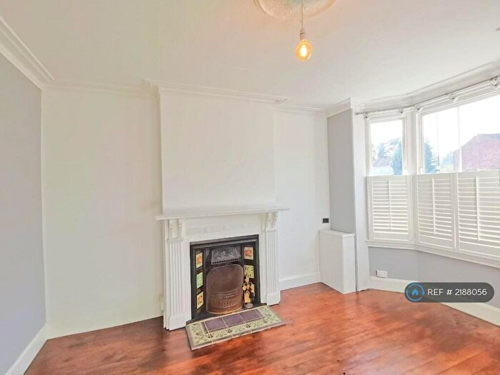 3 Bedroom Terraced House To Rent In Yardley Wood Road, Birmingham, B13