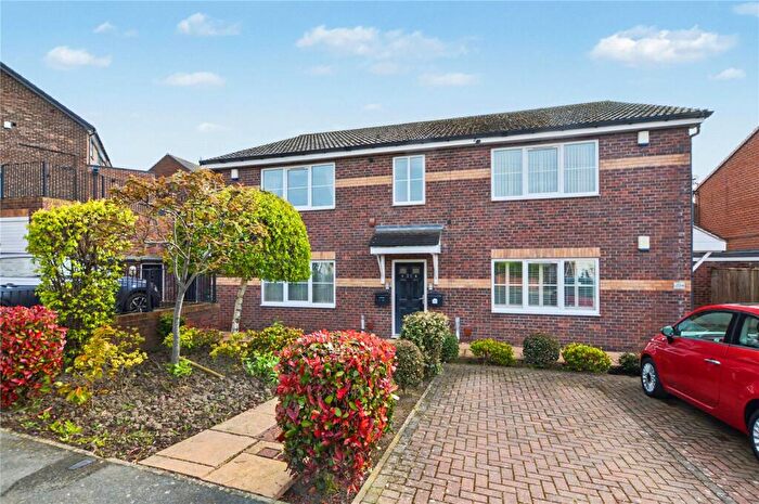 2 Bedroom Apartment For Sale In Styebank Lane, Rothwell, Leeds, West Yorkshire, LS26