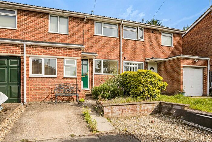 3 Bedroom House For Sale In Mead Close, Marlow, SL7