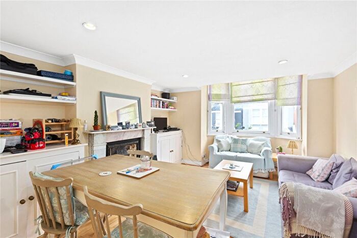 2 Bedroom Flat To Rent In Killyon Road, London, SW8