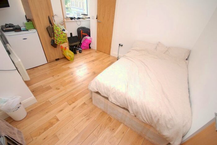 Studio To Rent In Holloway Road, London N19