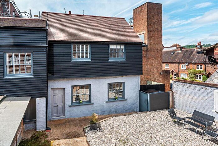 1 Bedroom Apartment For Sale In Ansell Road, Dorking, RH4