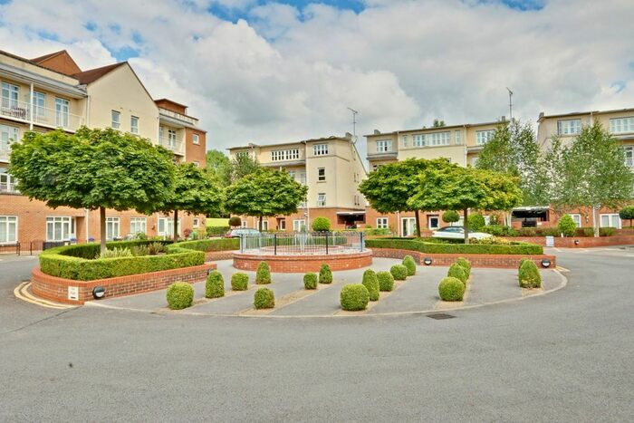 1 Bedroom Flat To Rent In Cambridge Close, East Barnet, EN4