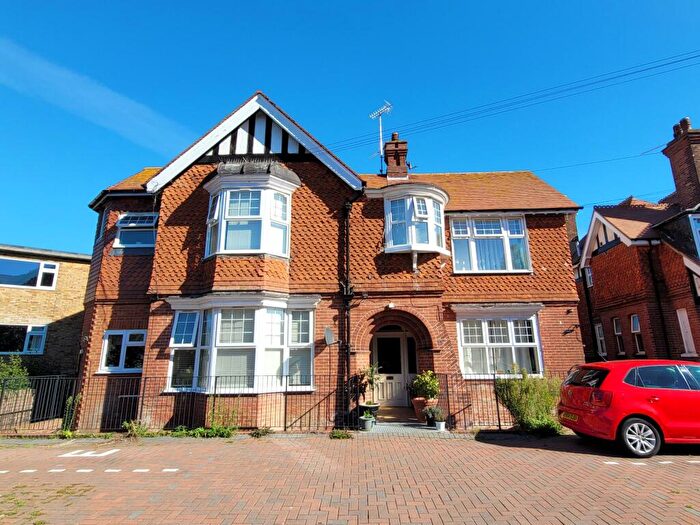 2 Bedroom Flat To Rent In Lewes Road, Upperton, Eastbourne, BN21