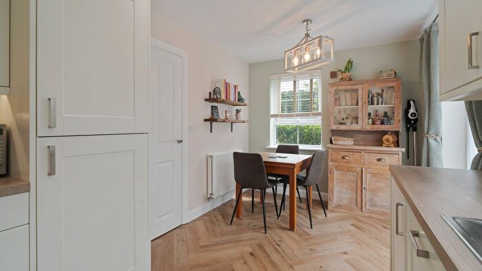 3 Bedroom Detached House For Sale In Garland Road, Rossington, DN11