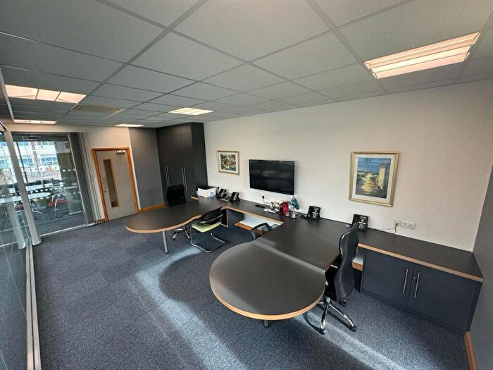Commercial Property To Rent In Office Space - Boscombe Road, Dunstable, LU5