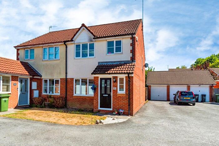 3 Bedroom Semi-Detached House For Sale In Collett Close, Hedge End, Southampton, SO30