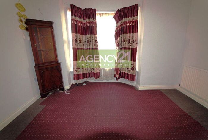 3 Bedroom Terraced House To Rent In Sixth Avenue, Manor Park, E12