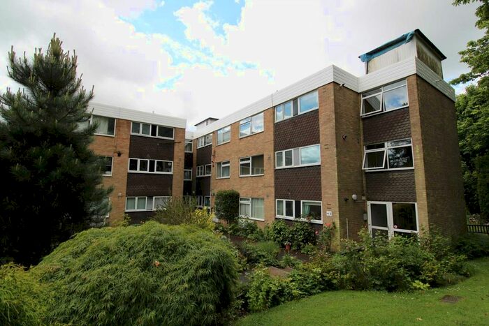 2 Bedroom Flat To Rent In Heathfield Close, Potters Bar, EN6