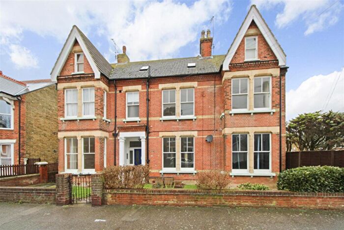 3 Bedroom Flat To Rent In Downs Park, Herne Bay, CT6