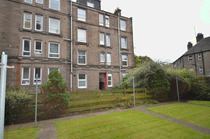 1 Bedroom Flat To Rent In Baldovan Terrace, Stobswell, Dundee, DD4