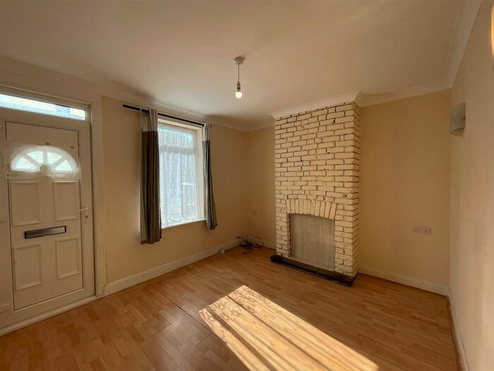 3 Bedroom Terraced House To Rent In Bedford Road, Grays, RM17