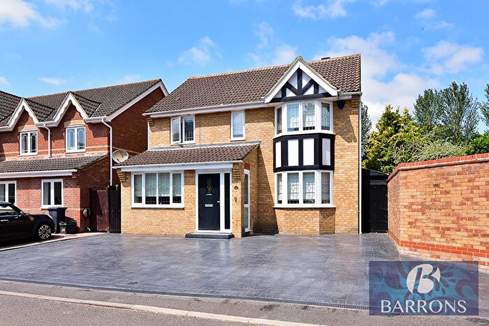 4 Bedroom Detached House For Sale In Mylne Close, Cheshunt, EN8