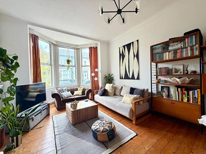 1 Bedroom Flat To Rent In Alkham Road, Stoke Newington, N16