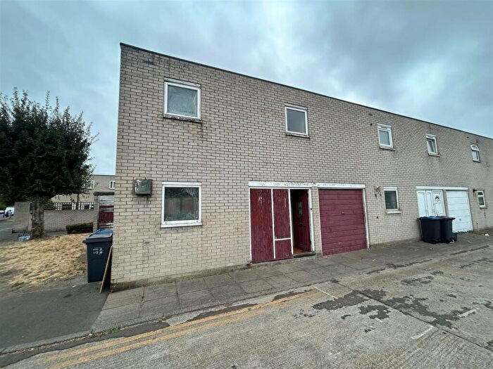 2 Bedroom End Of Terrace House For Sale In Portland Road, Mitcham, CR4