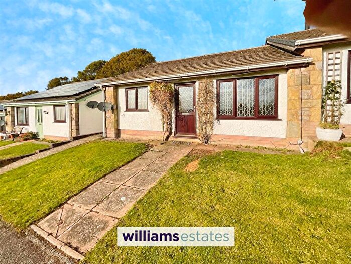 2 Bedroom Semi-Detached Bungalow For Sale In Llanbedr Dyffryn Clwyd, Ruthin, LL15